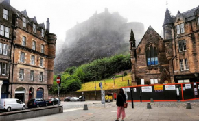 3 bedrooms Flat in the Heart of the Edinburgh
